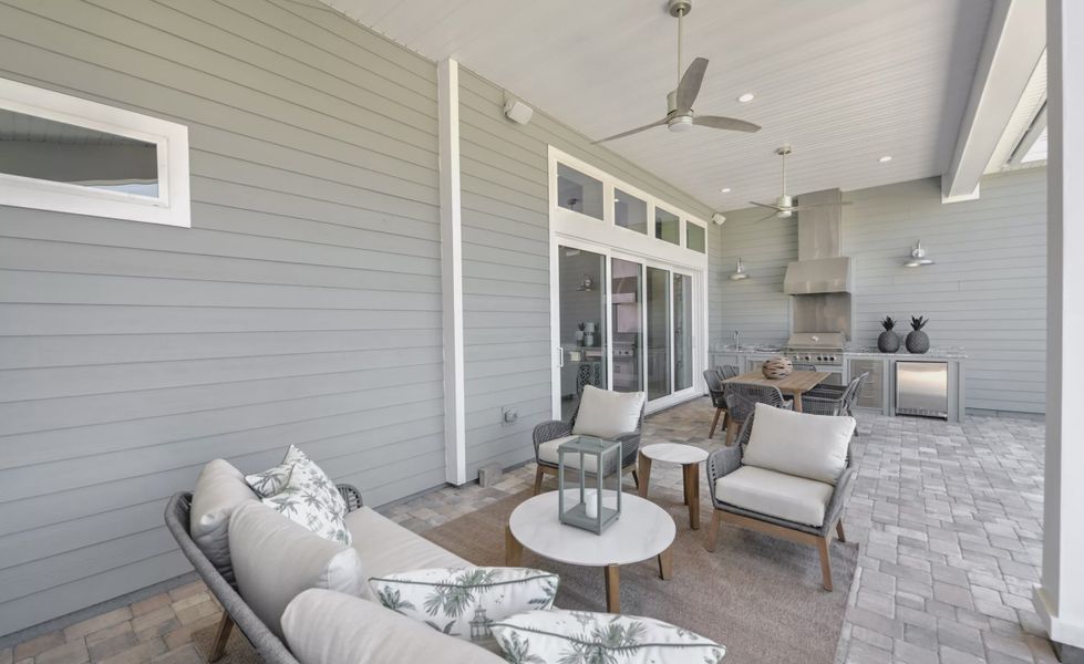 Exterior details and patio area of a home in Oakmont, Gainesville (Image 23).