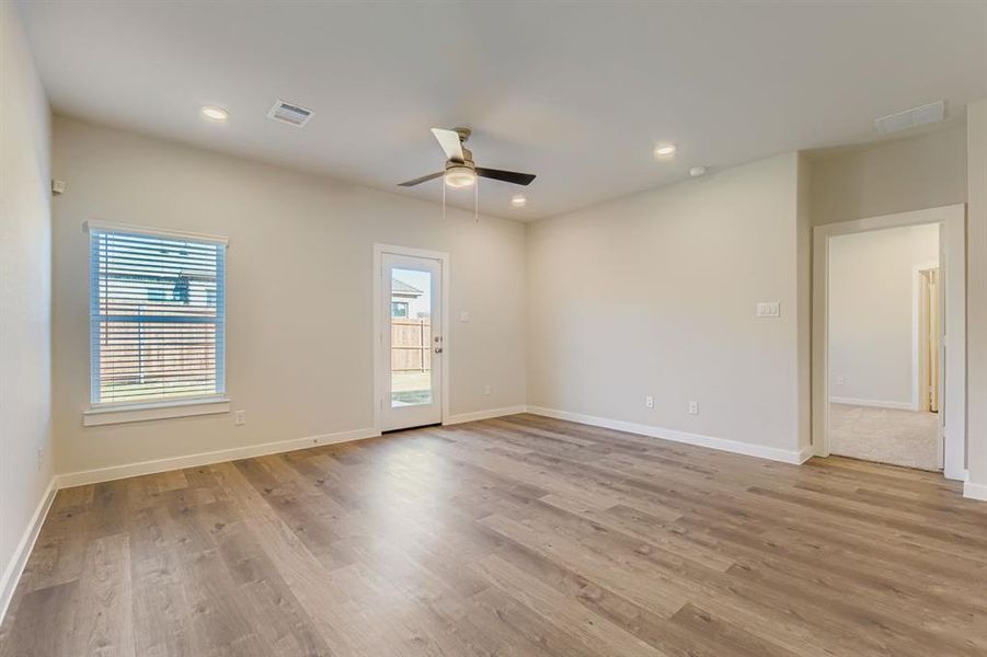 Spacious, unfurnished interior of a new home in Summerwood Estates, Red Oak (Image 26).