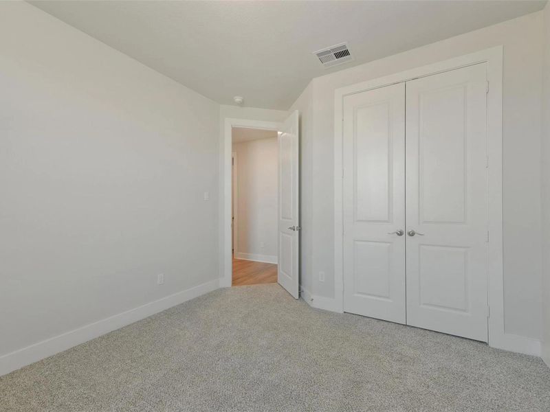 Spacious, unfurnished interior of a new home in Lago Mar, Texas City (Image 18).