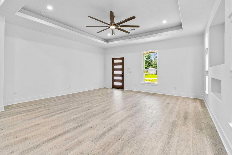 Spacious, unfurnished interior of a new home in , Onalaska (Image 37).