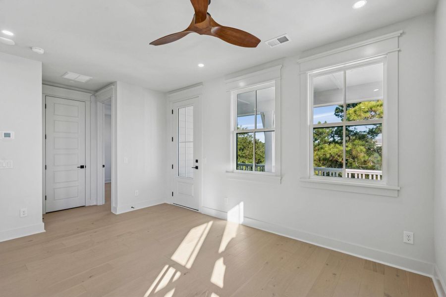 Spacious, unfurnished interior of a new home in , Johns Island (Image 86). Spacious, unfurnished interior of a new home in , Johns Island (Image 86).