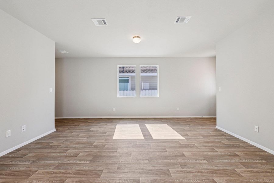 Spacious, unfurnished interior of a new home in Harvest Ridge, Elgin (Image 20).