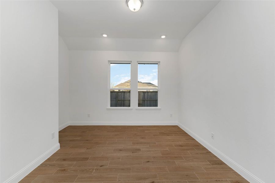 Spacious, unfurnished interior of a new home in Arabella on the Prairie, Booth (Image 19).