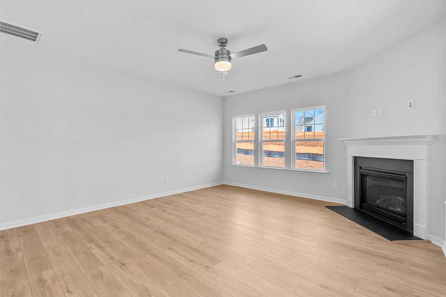 Spacious, unfurnished interior of a new home in Brayden, Advance (Image 22).