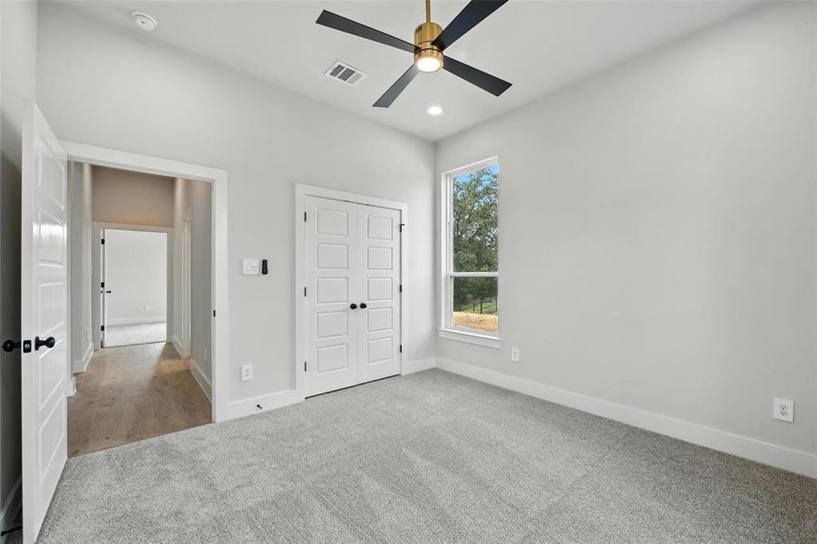 Spacious, unfurnished interior of a new home in , Weatherford (Image 15).