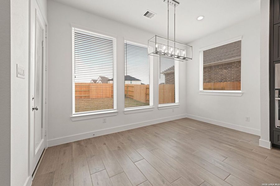 Spacious, unfurnished interior of a new home in Village at Three Oaks, Seguin (Image 10).