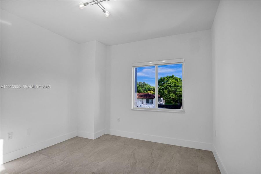 Spacious, unfurnished interior of a new home in , Miami (Image 25).