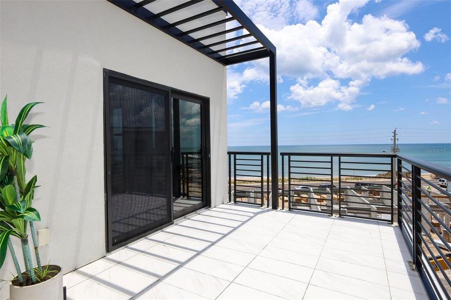 Exterior details and patio area of a home in , Ormond Beach (Image 22).