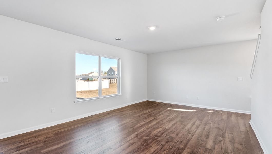 Representative unfurnished interior of a home built from the PENWELL by D.R. Horton in Cascade Point, Seneca (Image 19).