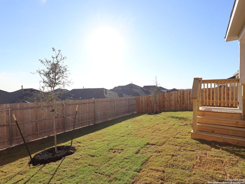 Exterior details and patio area of a home in Hunters Ranch, San Antonio (Image 3).