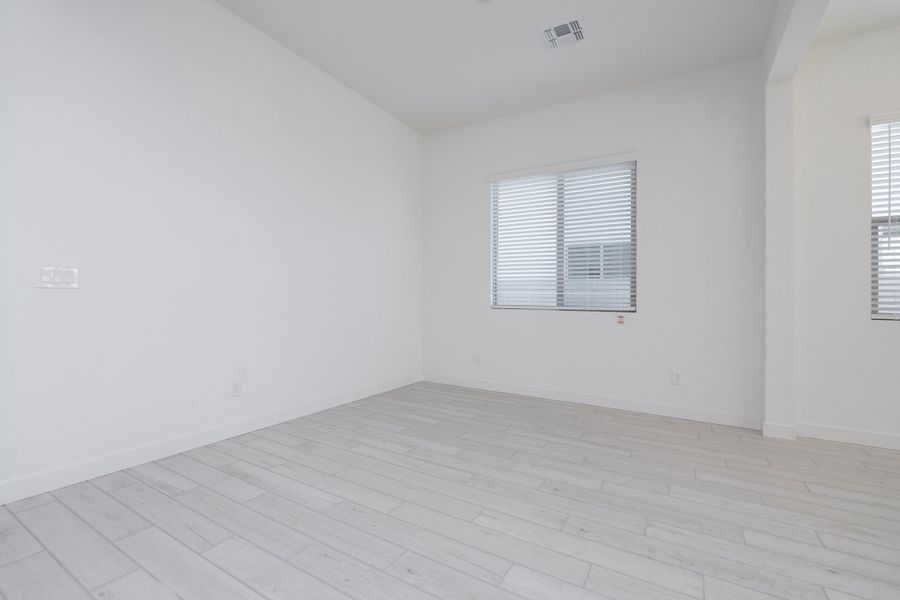 Spacious, unfurnished interior of a new home in Soleo, San Tan Valley (Image 26).