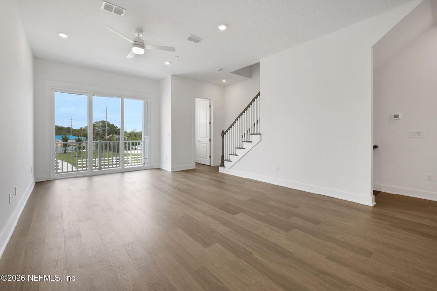 Spacious, unfurnished interior of a new home in , Jacksonville Beach (Image 30).