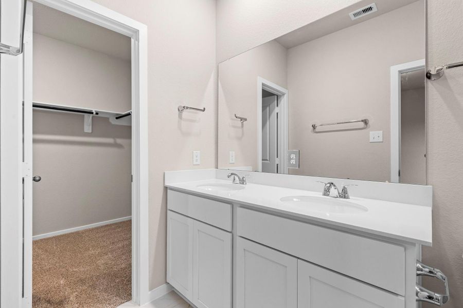 Furnished interior view inside a new home in Westridge Cove, Conroe (Image 10).
