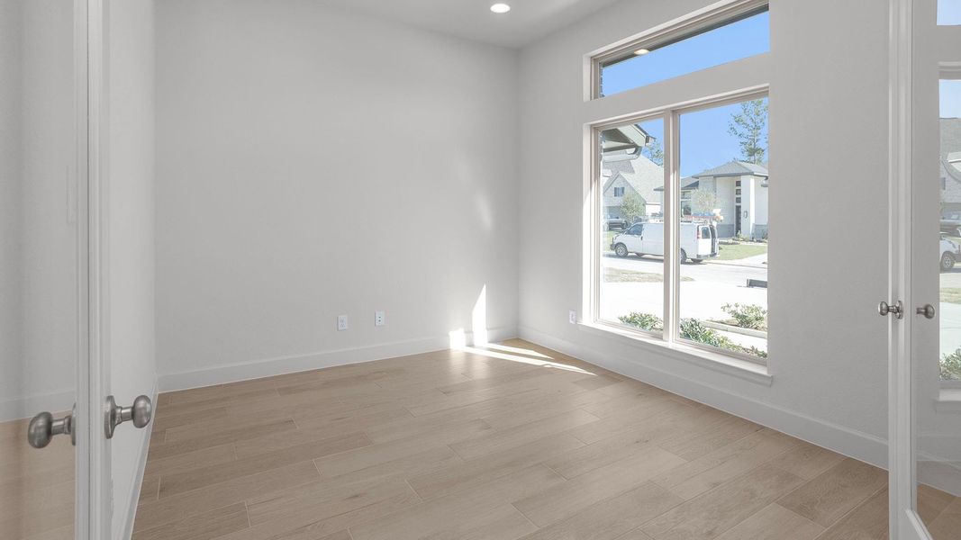 Spacious, unfurnished interior of a new home in Two Step Farm, Montgomery (Image 14).
