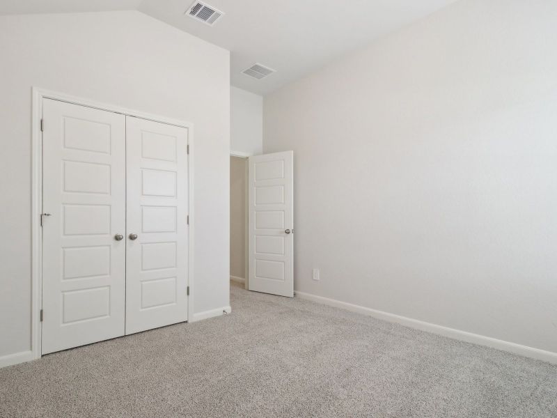 Spacious, unfurnished interior of a new home in Arcadia Ridge - Classic Series, San Antonio (Image 21).