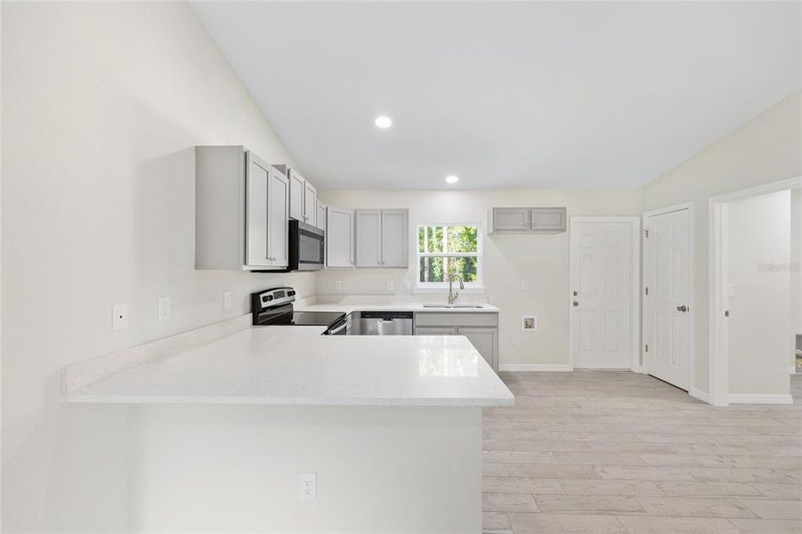 Furnished interior view inside a new home in , Ocala (Image 8).