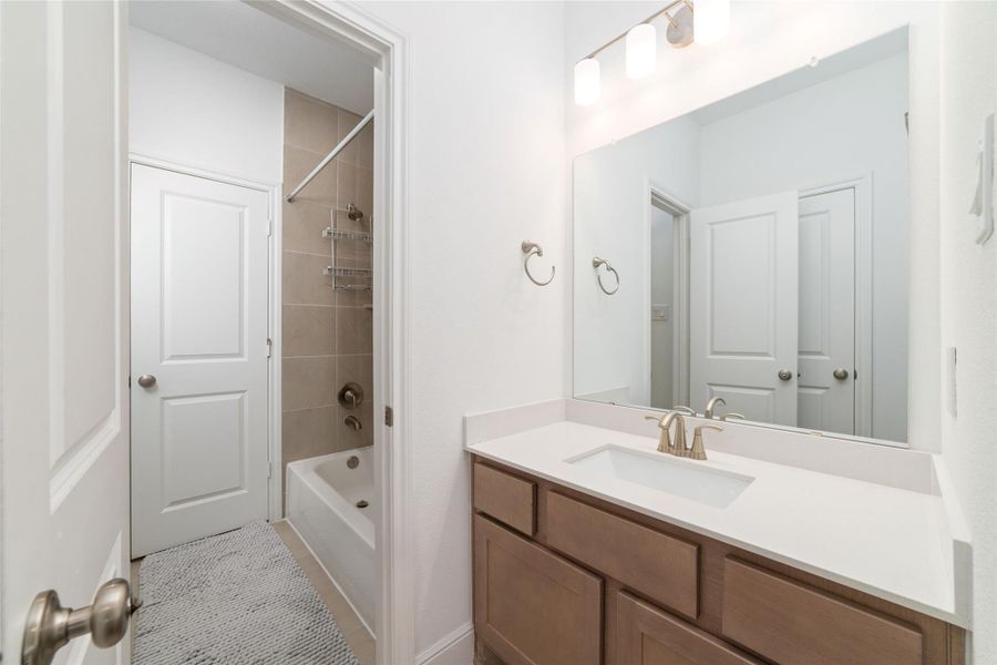 Furnished interior view inside a new home in Pomona 70' - Section 27, Manvel (Image 25).