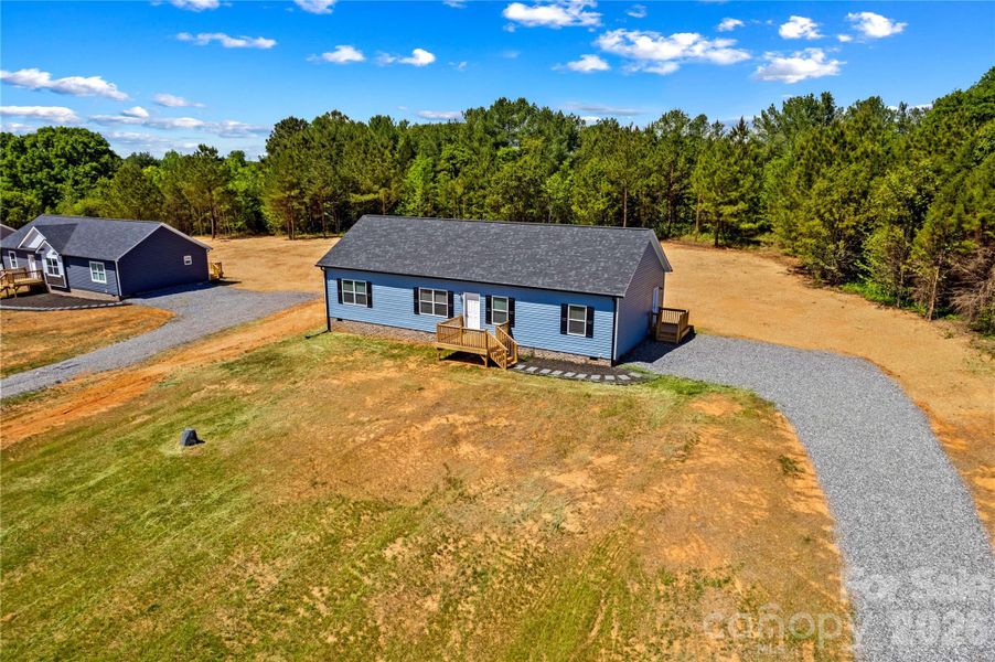 Exterior details and patio area of a home in , Catawba (Image 26).
