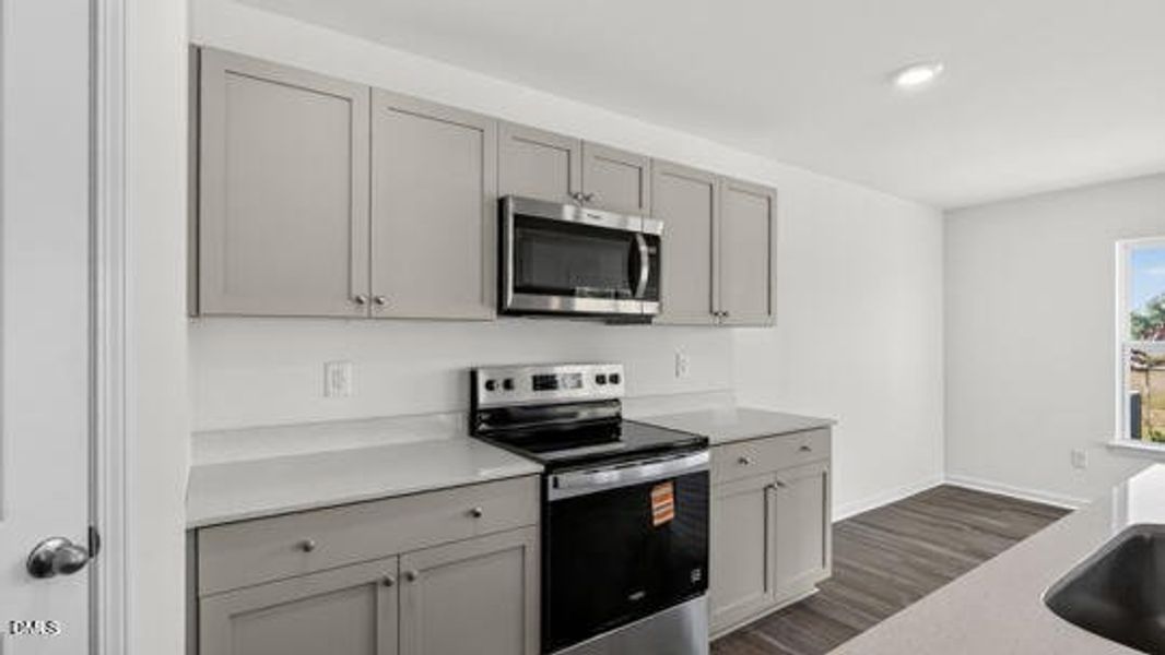 Belle Grove_Darwin A3_87_White_SPEC-019 Belle Grove_Darwin A3_87_White_SPEC-019