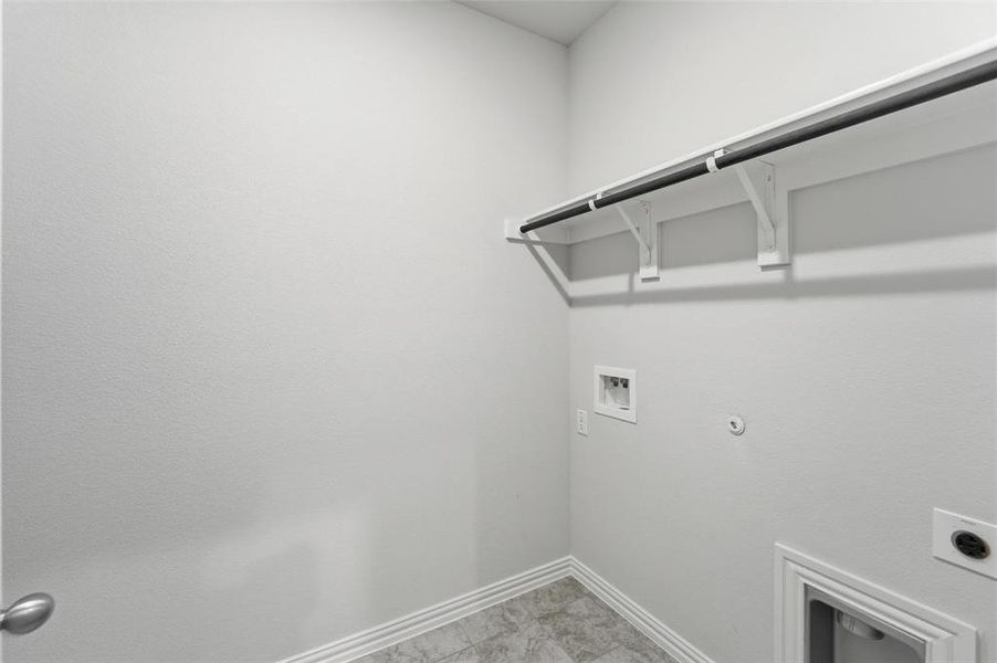 Spacious, unfurnished interior of a new home in Covenant Park, Springtown (Image 22).