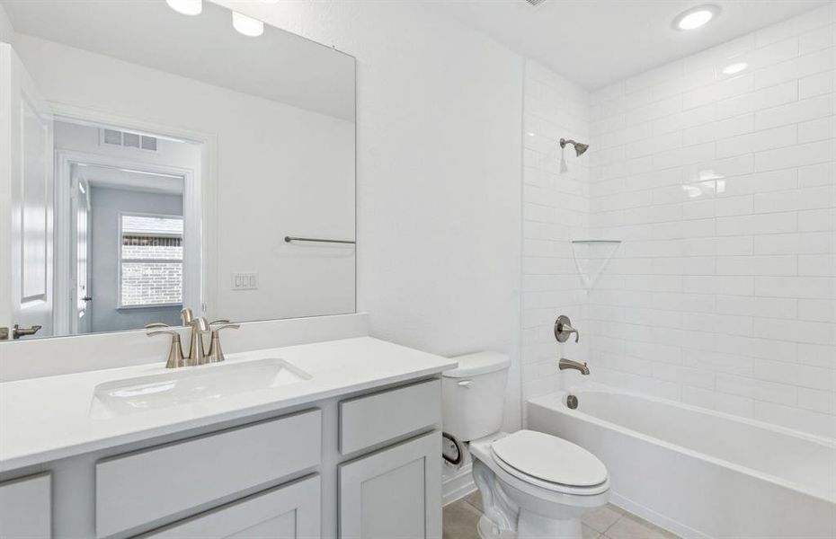 Spacious secondary bathroom