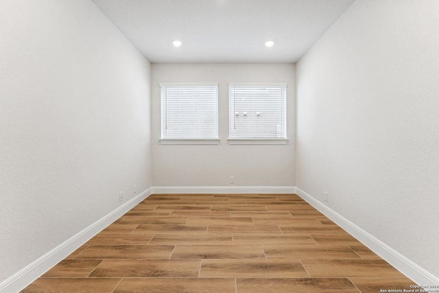 Spacious, unfurnished interior of a new home in Davis Ranch 50', San Antonio (Image 31).