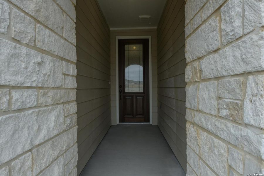 Exterior details and patio area of a home in Arcadia Ridge, San Antonio (Image 22).