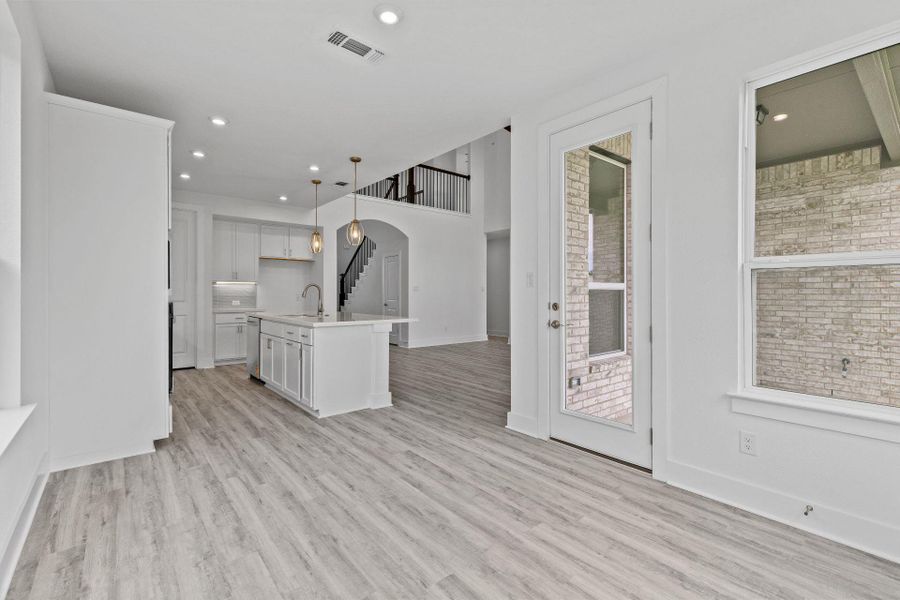 From Casual Dining to Kitchen From Casual Dining to Kitchen