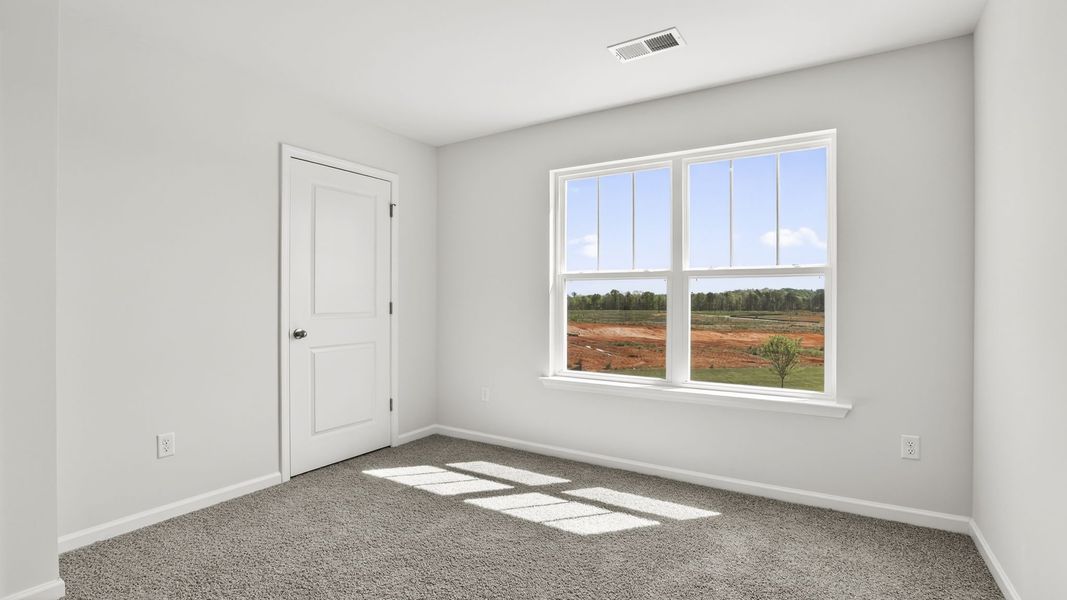 Spacious, unfurnished interior of a new home in Hunters Ridge, Woodruff (Image 22).