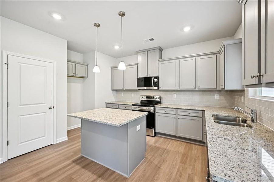 Furnished interior view inside a new home in Neely Farm, Covington (Image 10).