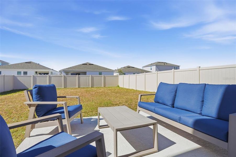 Exterior details and patio area of a home in Westview, Kissimmee (Image 4).