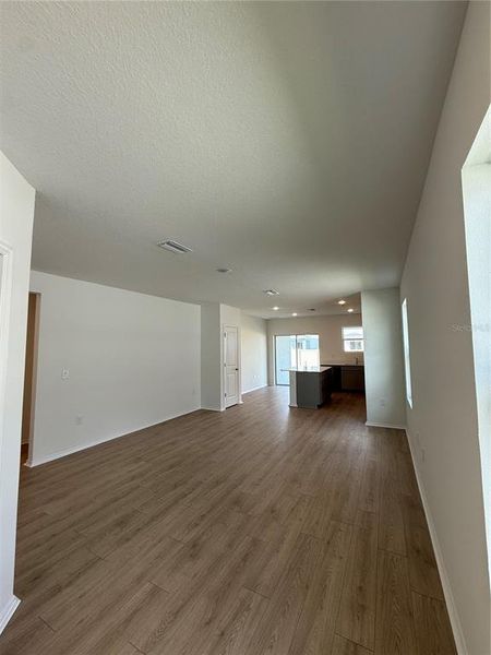 Spacious, unfurnished interior of a new home in Broadleaf, Parrish (Image 9).