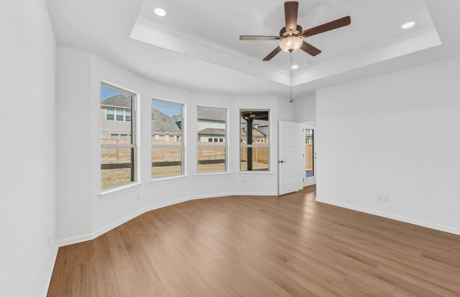 Spacious, unfurnished interior of a new home in Bluffview Reserve, Leander (Image 45).