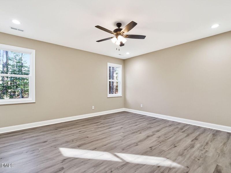 016-1280x960-primary-br