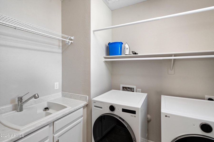 40-Upper Laundry Room 40-Upper Laundry Room