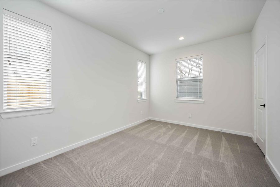 Spacious, unfurnished interior of a new home in Fulton Crossing, Houston (Image 19). Spacious, unfurnished interior of a new home in Fulton Crossing, Houston (Image 19).
