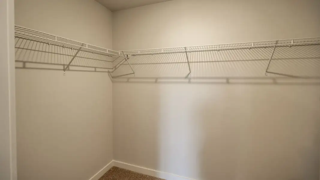 Spacious, unfurnished interior of a new home in Walnut Ridge, Lebanon (Image 27).