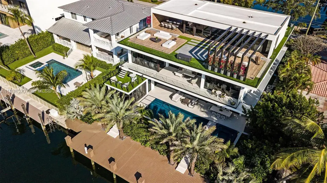 Community amenities in , North Miami (Image 33).