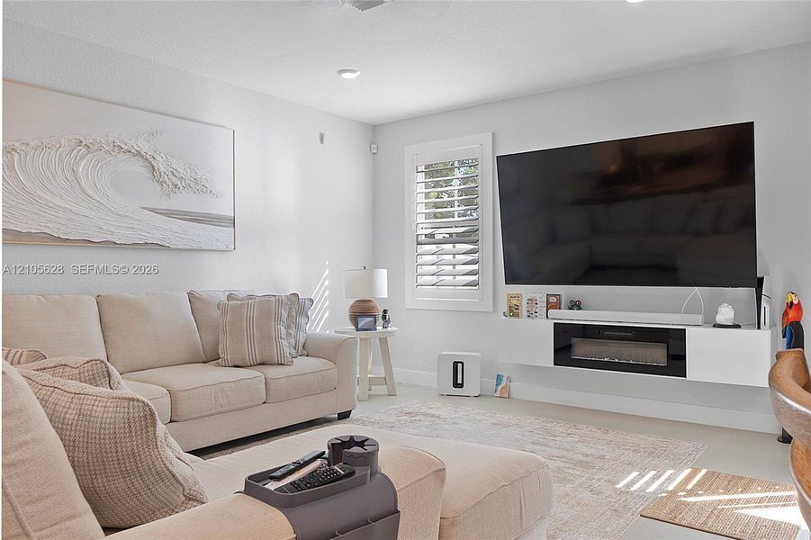 Furnished interior view inside a new home in , Pembroke Pines (Image 16).