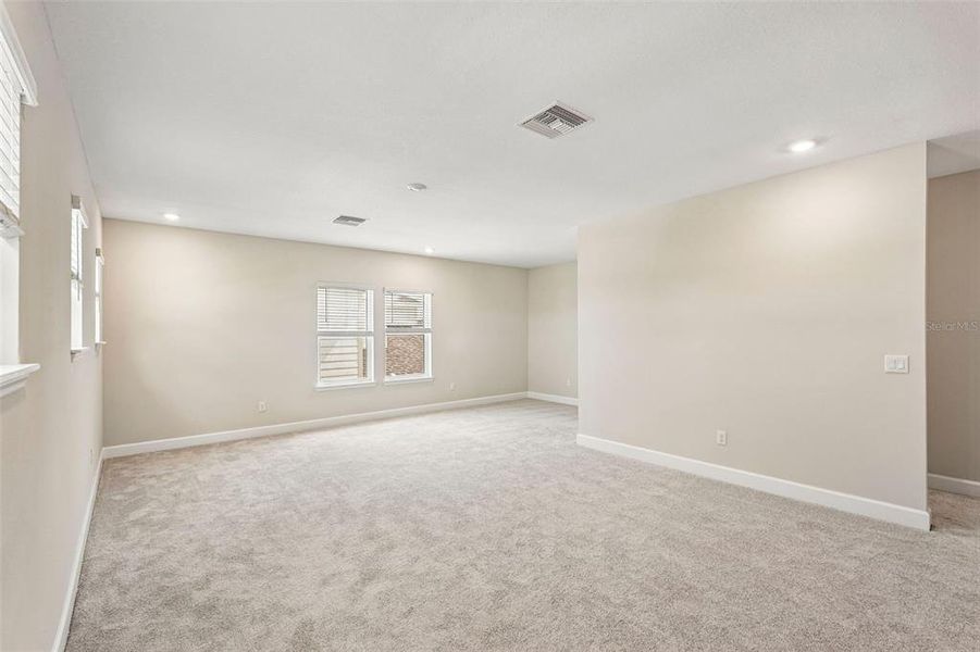 Spacious, unfurnished interior of a new home in Tiburon, Nokomis (Image 37).