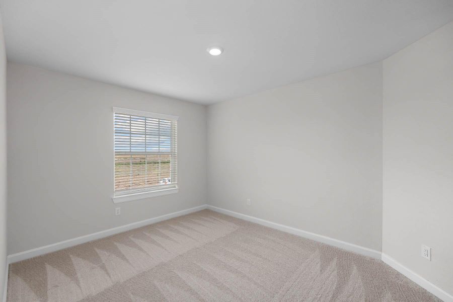 Spacious, unfurnished interior of a new home in Lago Mar, Texas City (Image 16).