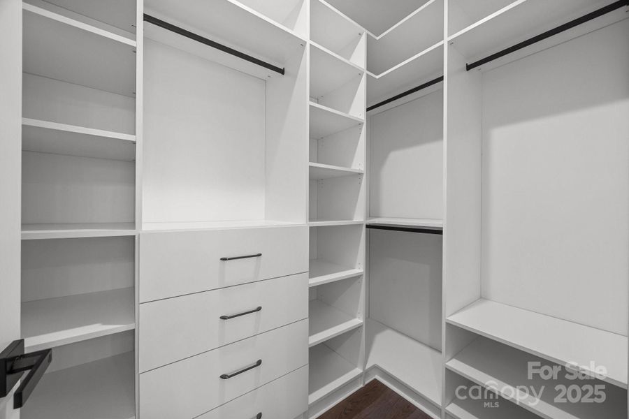 Image 41 of a home in .