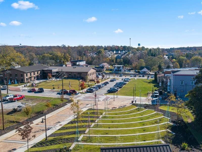 Image 50 of a home in Waypoint.