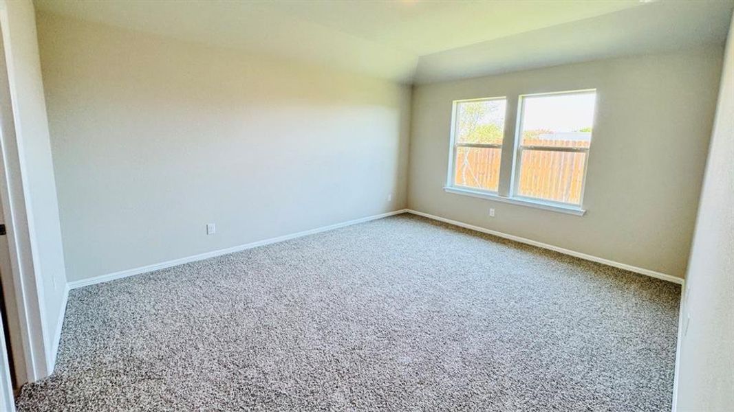 Spacious, unfurnished interior of a new home in Meadowbrook Estates, Cleburne (Image 17).