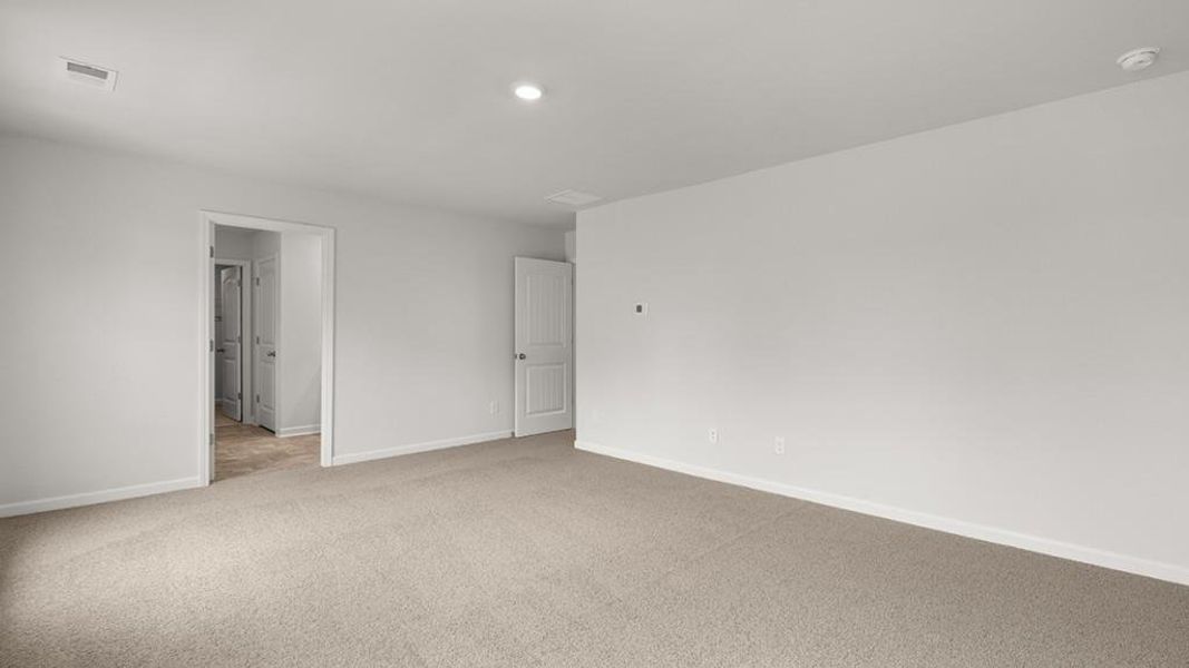 Spacious, unfurnished interior of a new home in Sheffield Highlands, Dallas (Image 32).
