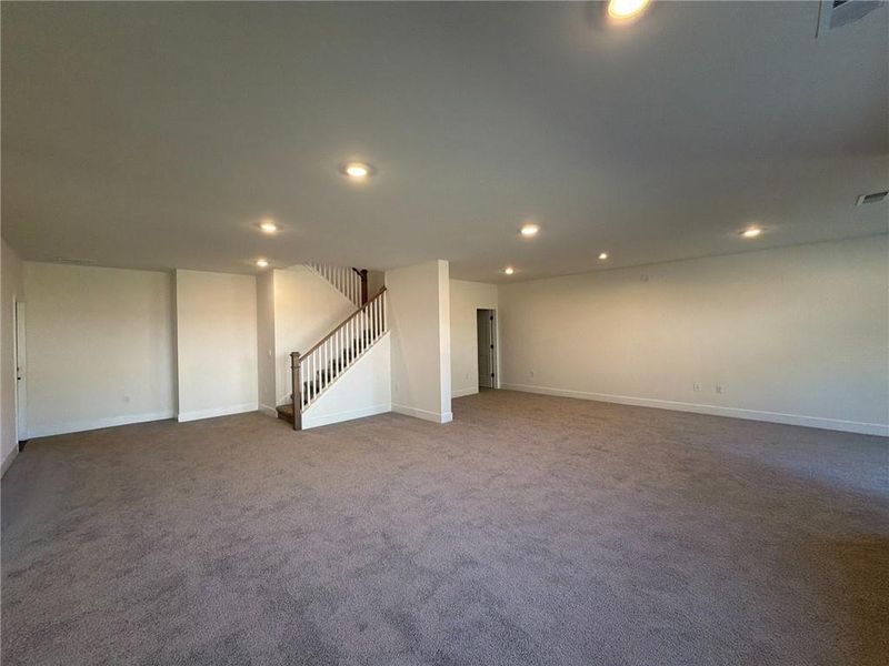 Spacious, unfurnished interior of a new home in Tuscany Hills, Douglasville (Image 24).