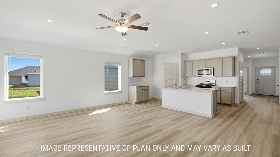 Image 33 representing the Lakeway by D.R. Horton in Reserve at Mallard Lakes, Orange, TX.