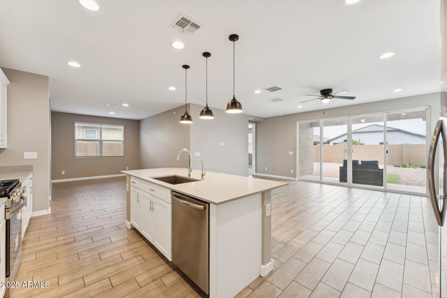 007-kitchen 007-kitchen