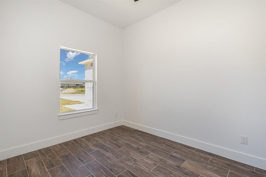 Spacious, unfurnished interior of a new home in , Gun Barrel City (Image 27).
