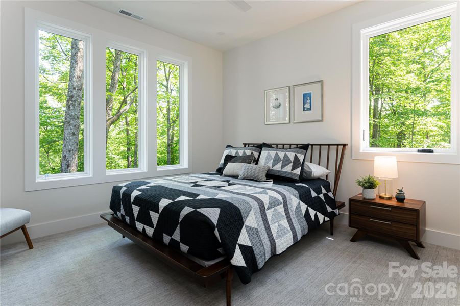 Upper level guest bedroom 1 - they won't want to leave!